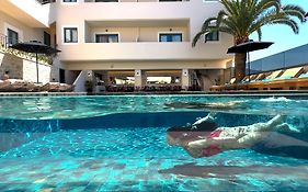 La Stella Suites